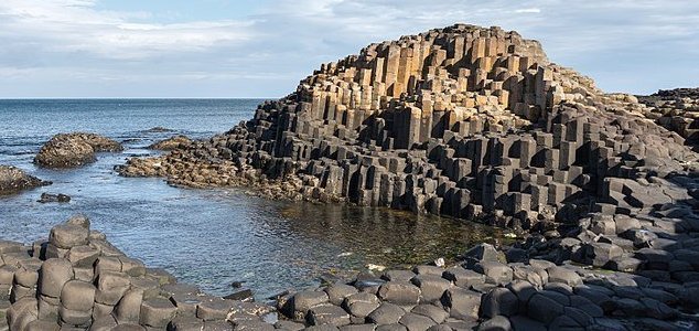  The Giant's Causeway, coast of County Antrim, Northern Ireland
